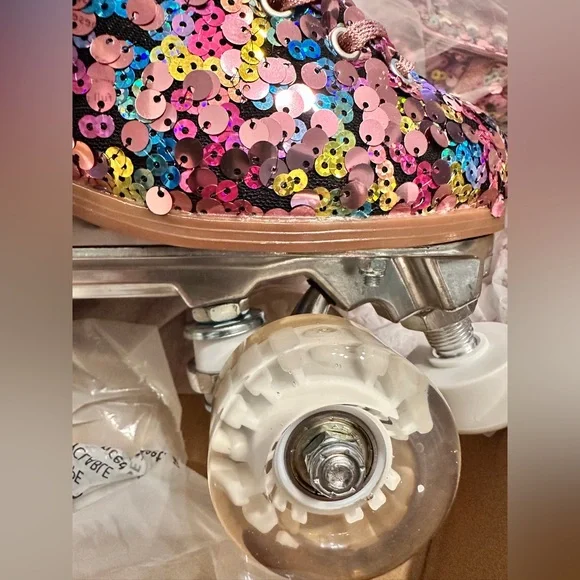 Jessica Simpson Rollstar Rose Gold Multi Sequin ‘Night Out’ Roller Skates - NIB - Picture 2 of 8